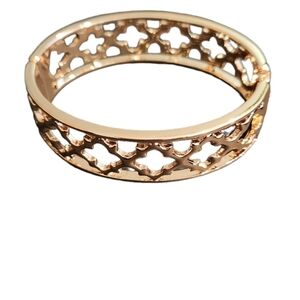 ViVi Goldtone Clasp Bracelet